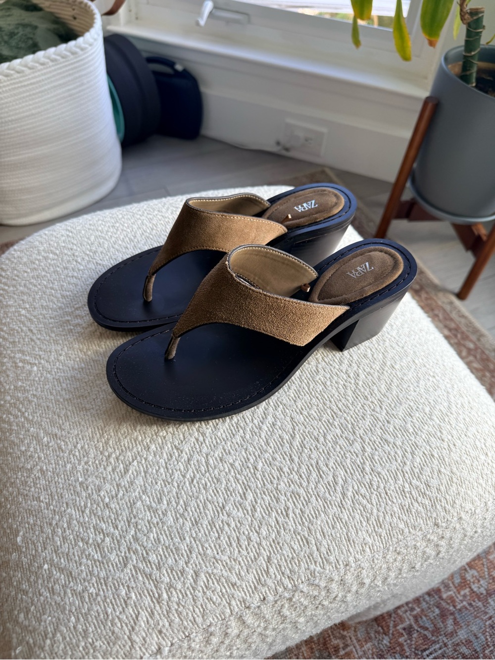 ZARA Black Footbed Brown Suede Thong Block Heel Mules